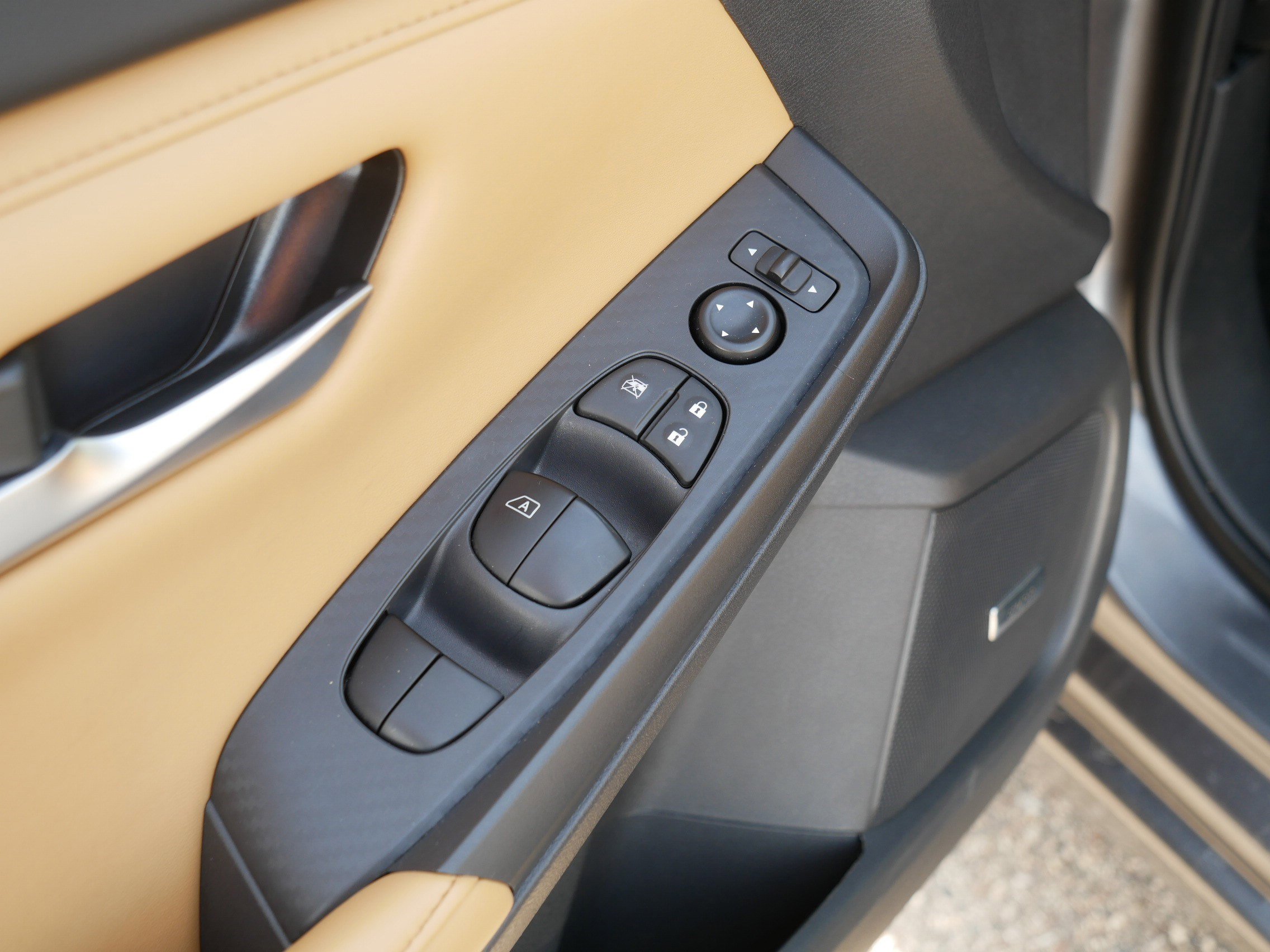 Certified 2025 Nissan Sentra SV w/ SV Premium Package FWD image 19