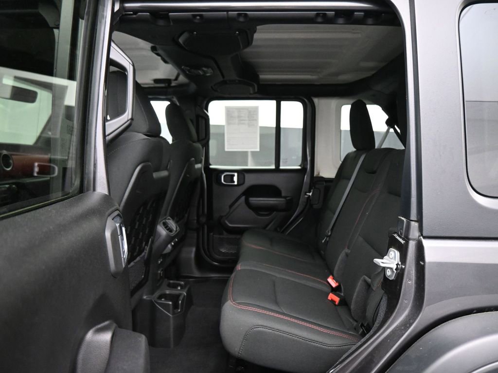 Used 2022 Jeep Wrangler Unlimited Rubicon AWD/4WD image 16