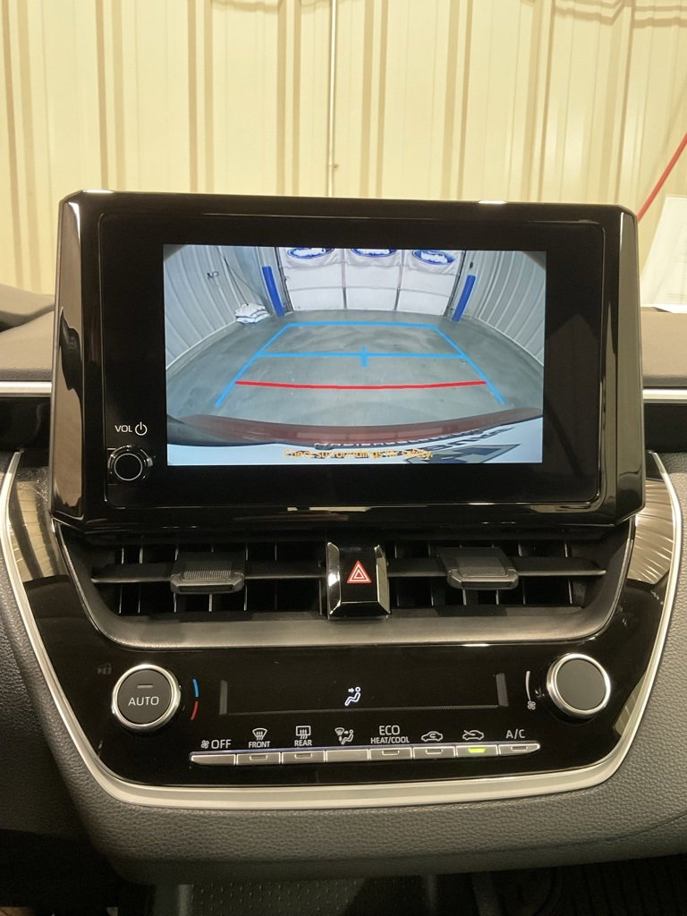 Used 2025 Toyota Corolla LE image 18