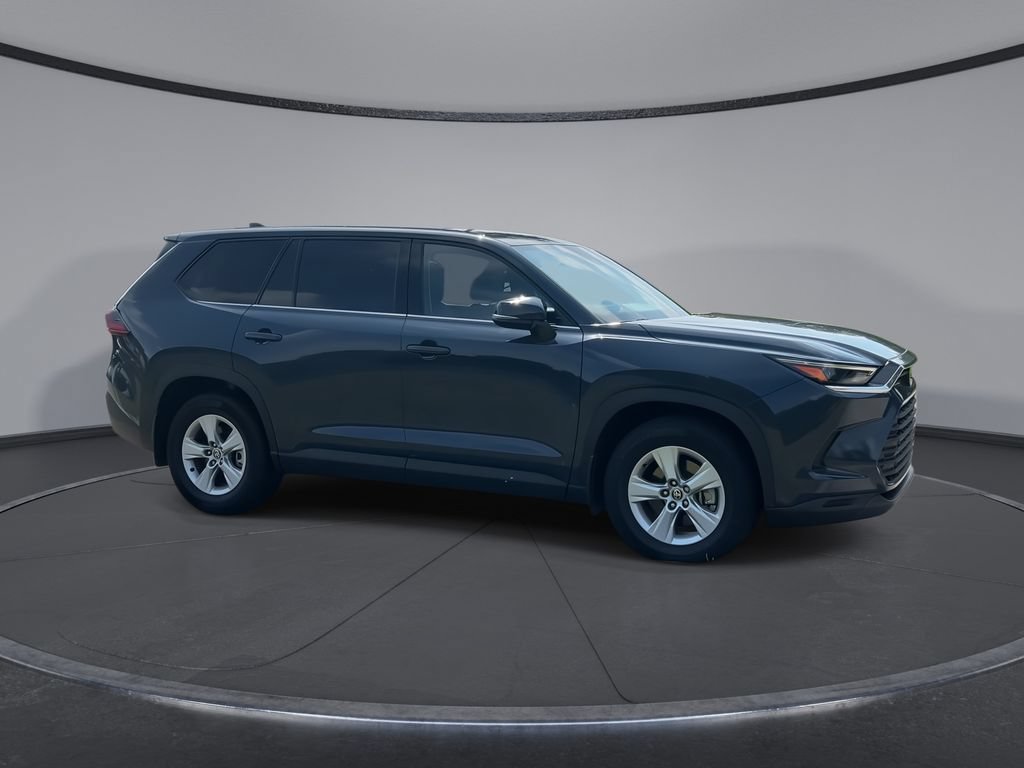 Used 2025 Toyota Grand Highlander FWD image 2