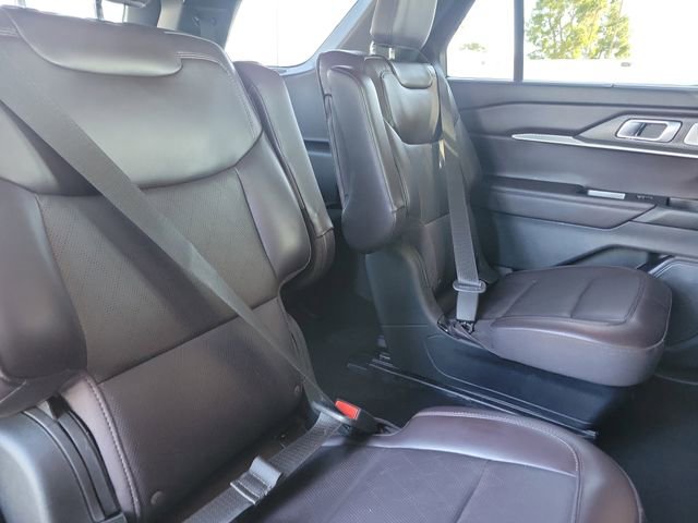 Certified 2025 Ford Explorer Platinum image 27