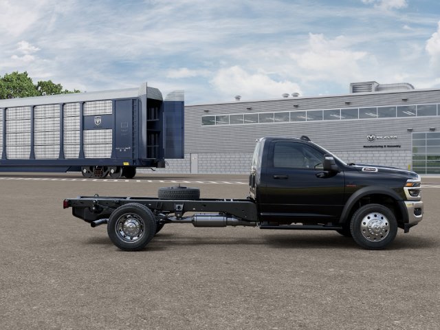New 2026 RAM 4500 Tradesman w/ Chrome Appearance Group AWD/4WD image 21