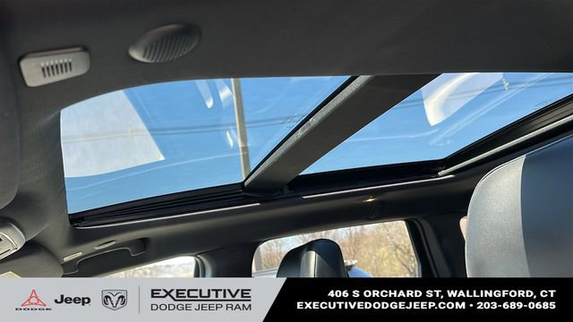 Used 2021 Jeep Grand Cherokee Limited w/ Sun & Sound Group image 10