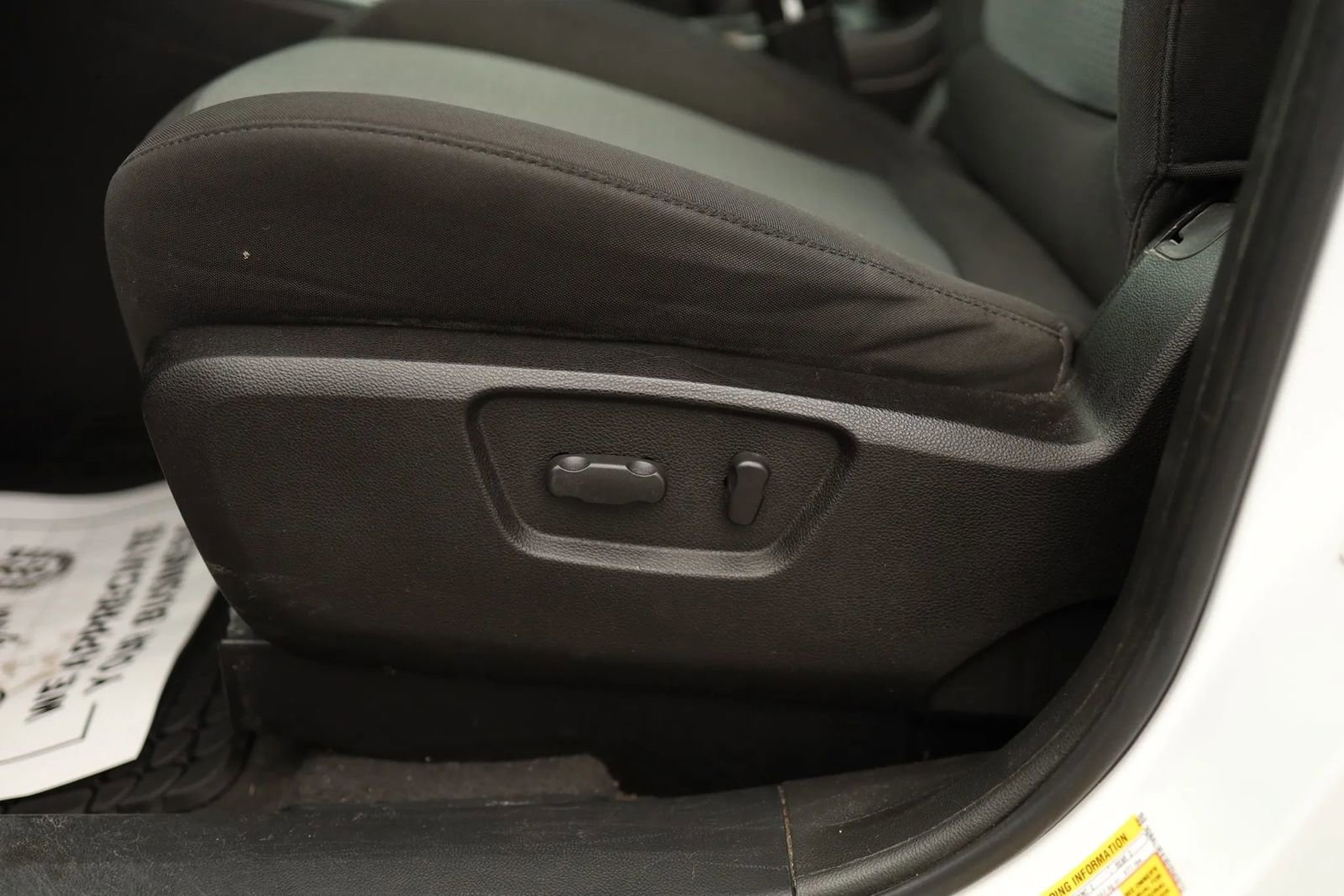 Used 2013 Chevrolet Captiva Sport LT FWD image 12