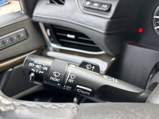 Used 2018 Cadillac Escalade ESV Platinum AWD/4WD image 52