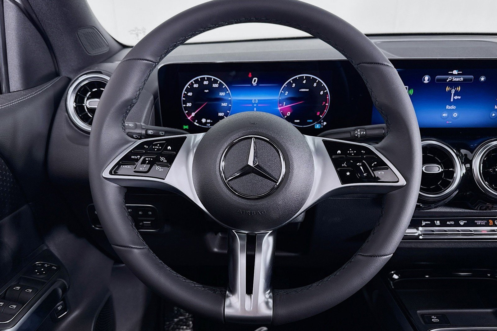 New 2026 Mercedes-Benz GLB 250 image 17