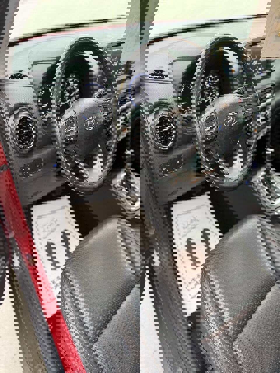 Used 2018 Hyundai Kona Limited image 11