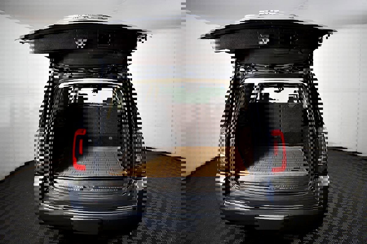 Used 2017 GMC Yukon XL Denali w/ Open Road Package image 51