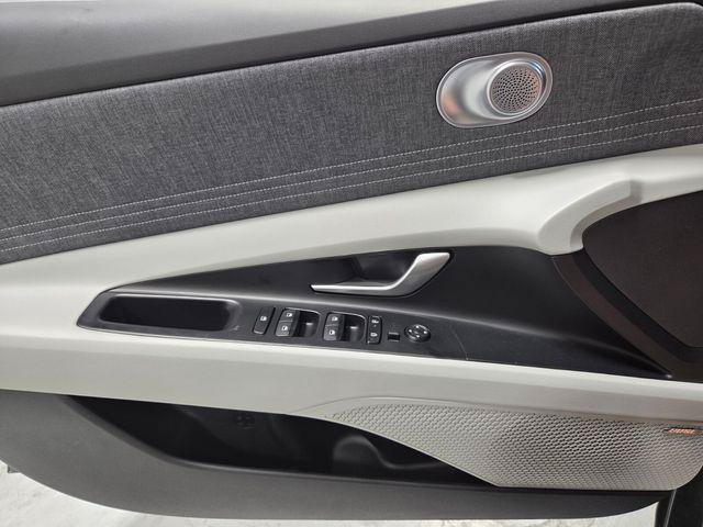 New 2026 Hyundai Elantra Limited FWD image 26