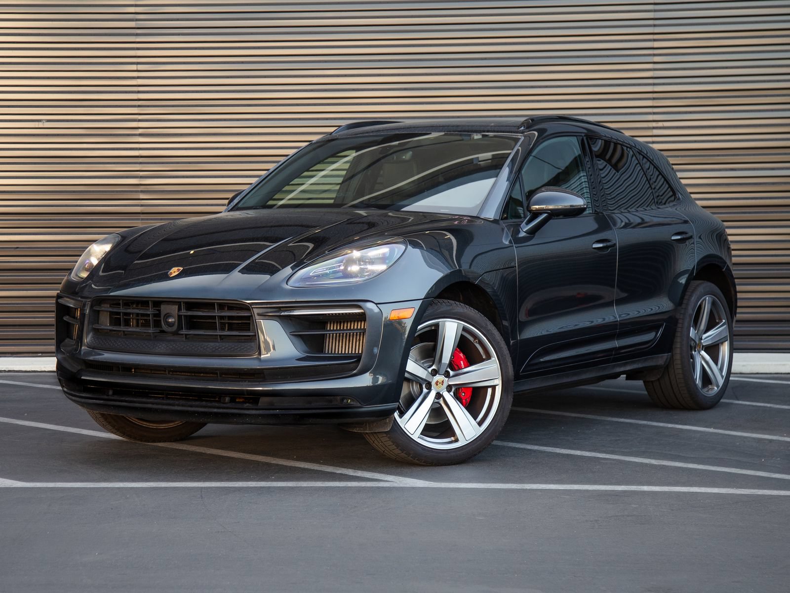 Certified 2024 Porsche Macan S AWD/4WD image 1