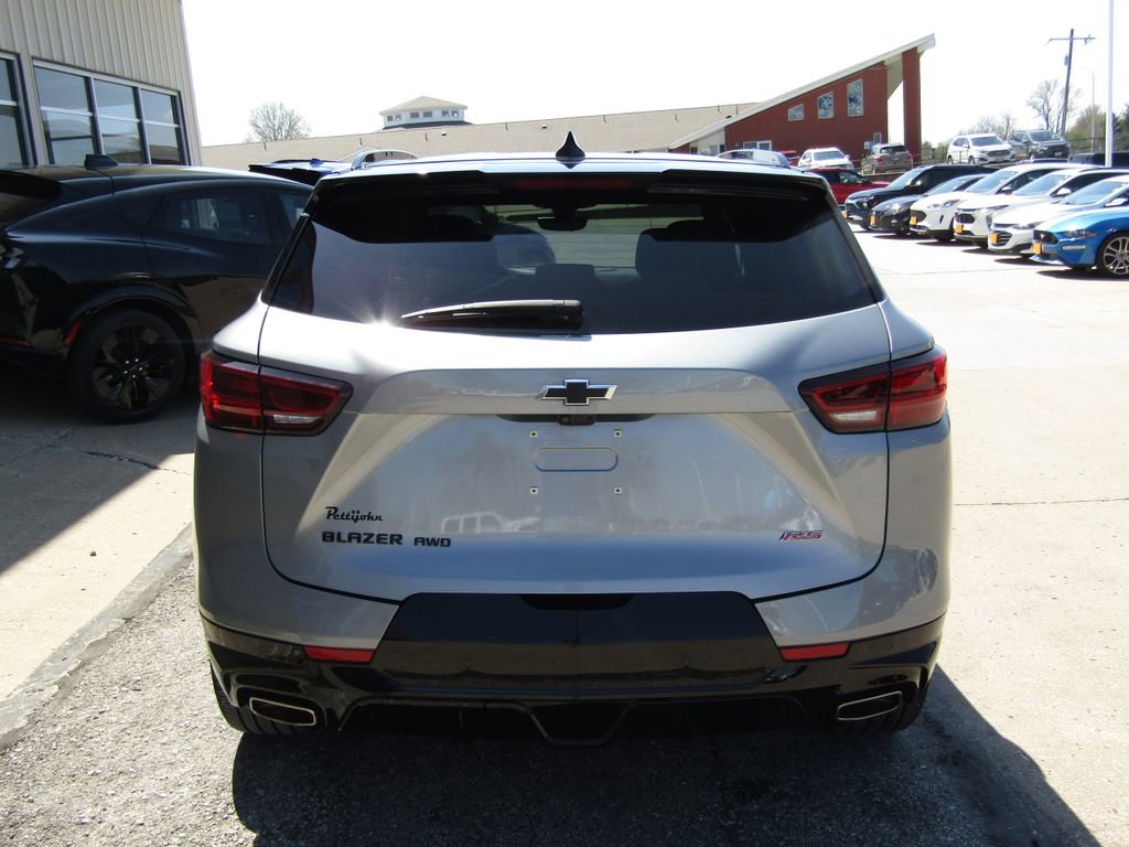 Used 2024 Chevrolet Blazer RS w/ Driver Confidence II Package AWD/4WD image 4