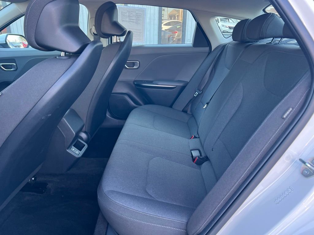 Used 2025 Kia K4 LXS image 14