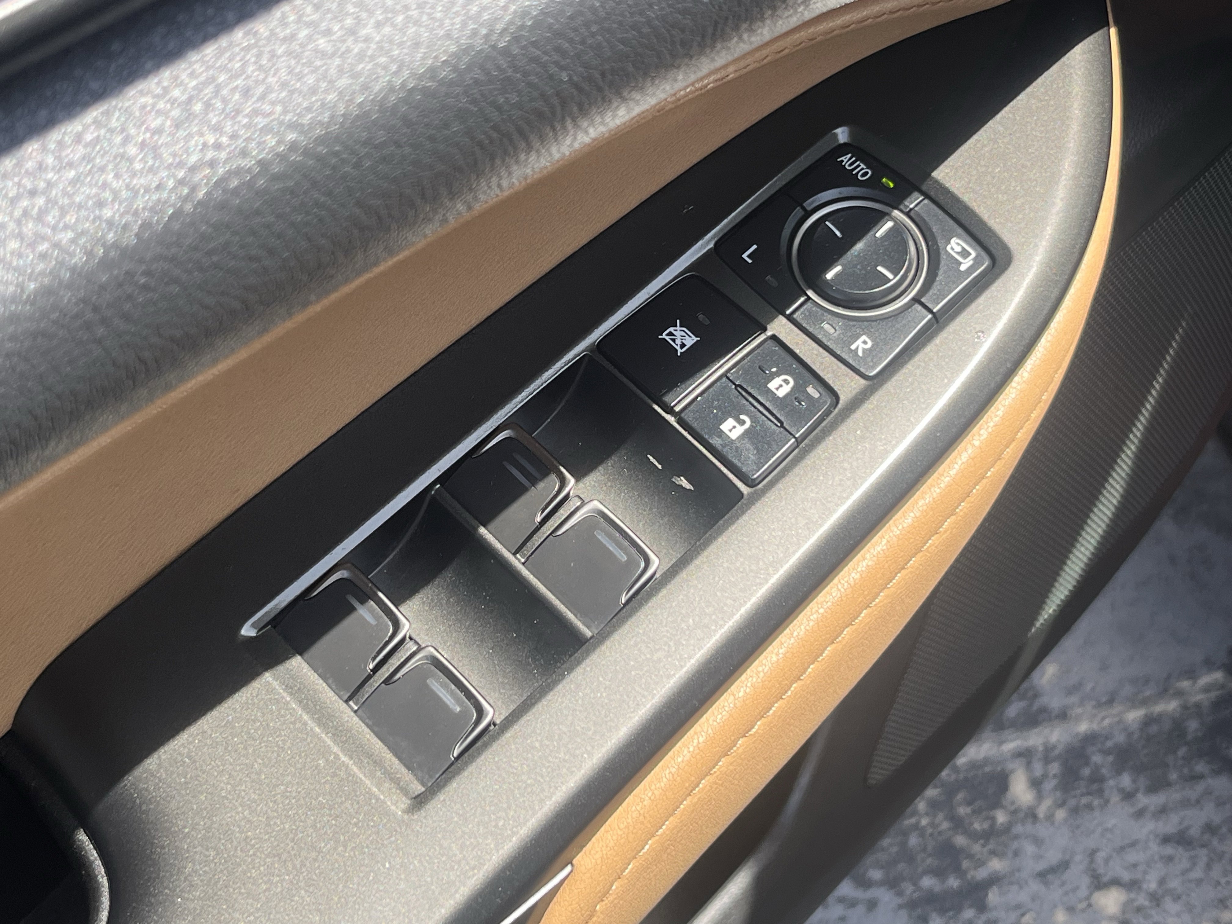 Used 2025 Lexus NX 250 FWD w/ Cold Area Package image 27