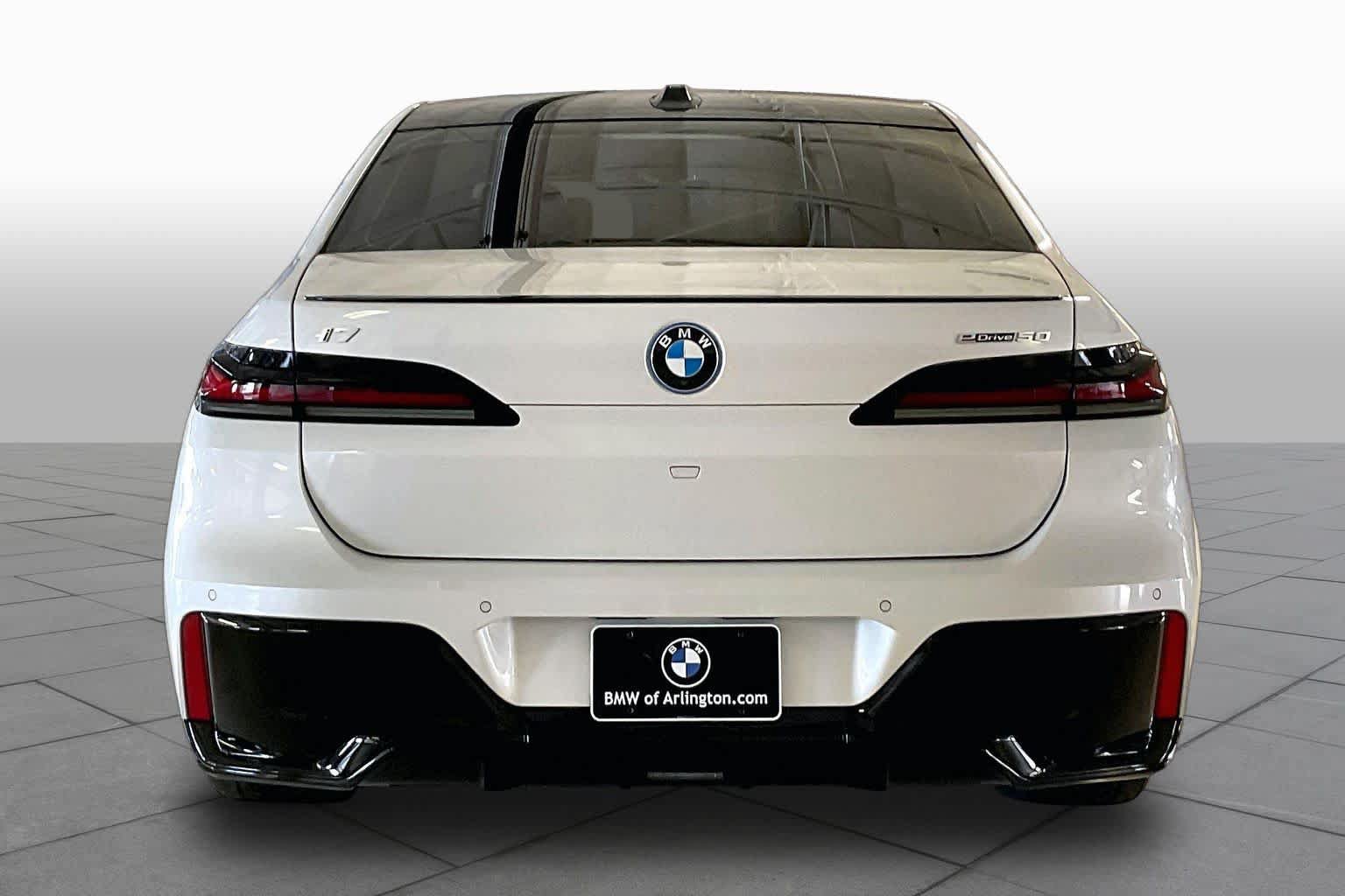 Used 2024 BMW i7 eDrive50 w/ M Sport Package RWD image 4