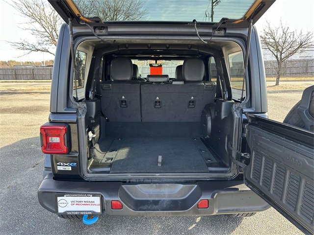 Used 2023 Jeep Wrangler Unlimited Sahara image 14