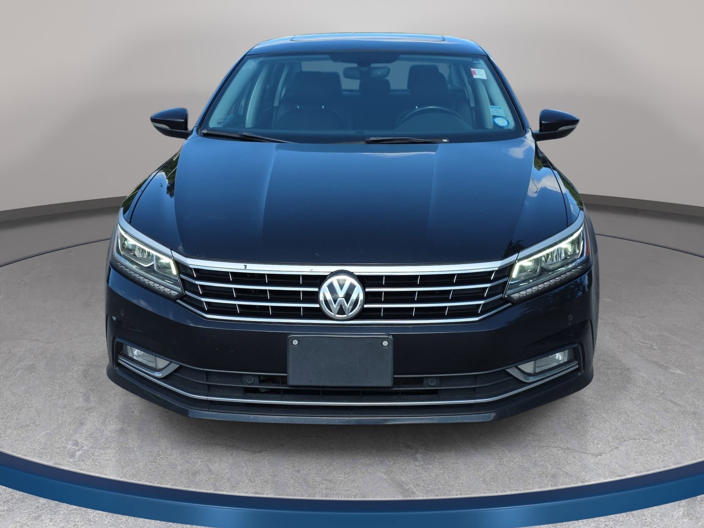 Used 2017 Volkswagen Passat 1.8T SE FWD image 2