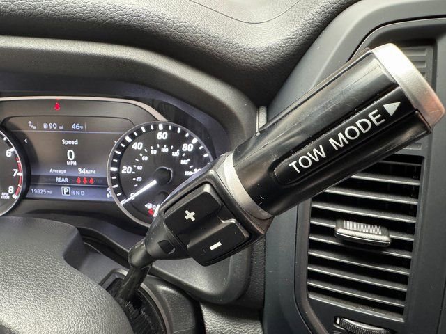 Used 2024 Nissan Titan SV w/ SV Convenience Package image 19