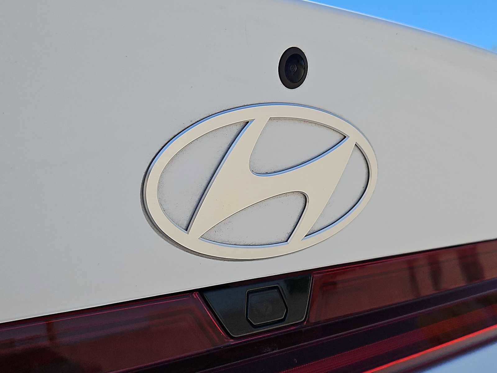Certified 2024 Hyundai Elantra Limited FWD image 11
