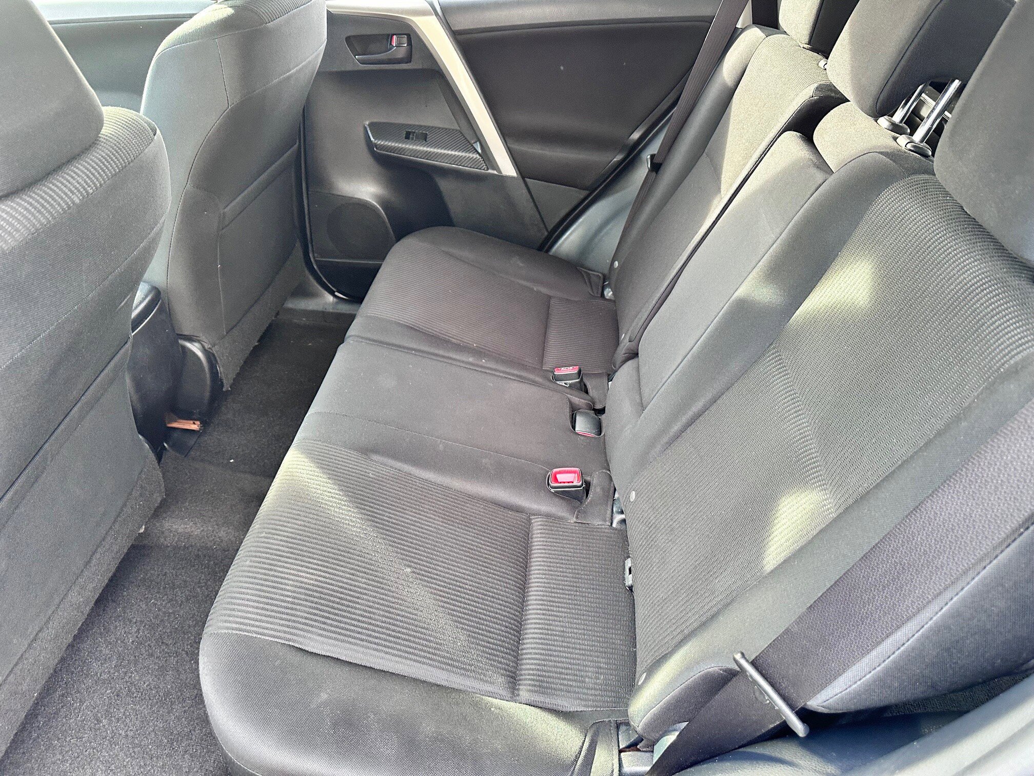 Used 2015 Toyota RAV4 LE AWD/4WD image 6