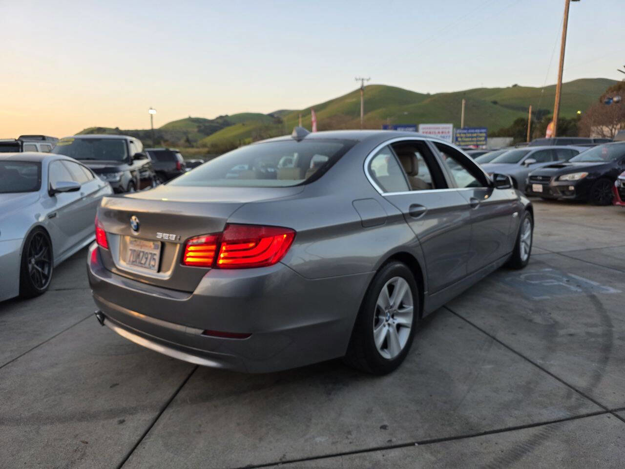 Used 2011 BMW 528i Sedan image 10