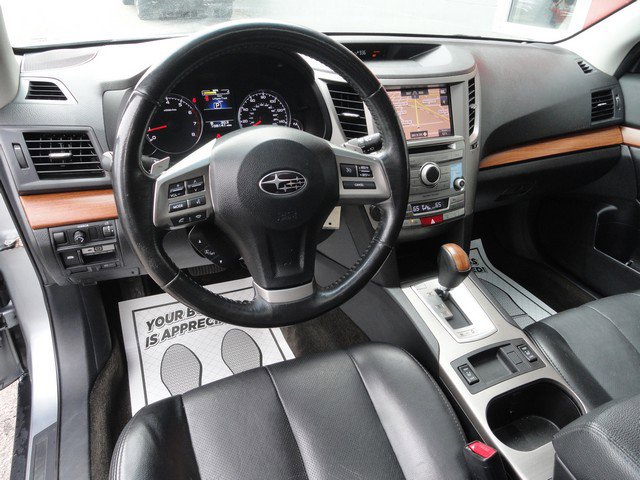Used 2013 Subaru Outback 2.5i Limited AWD/4WD image 11