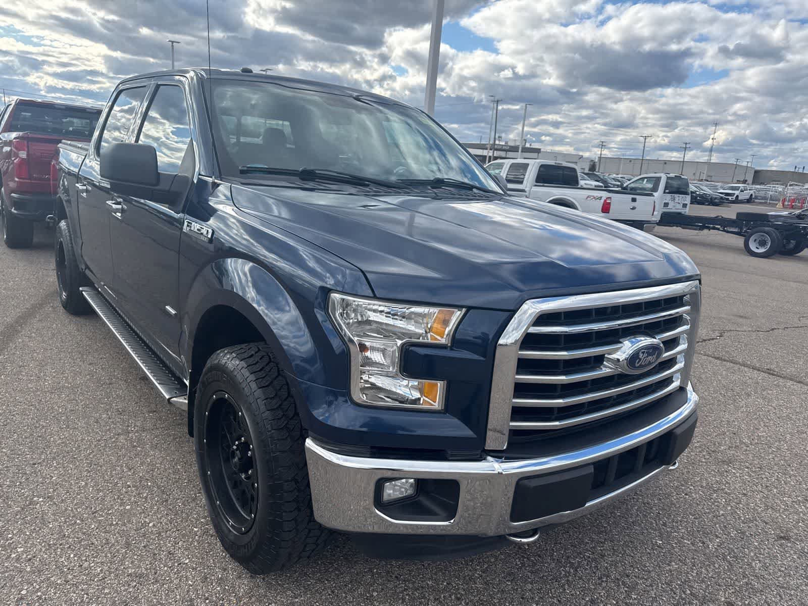 Used 2015 Ford F150 XLT w/ Equipment Group 302A Luxury AWD/4WD image 7