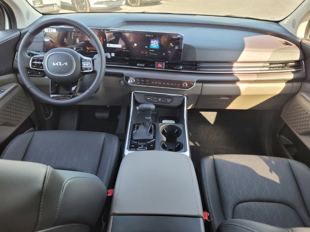 New 2026 Kia Carnival EX FWD image 8