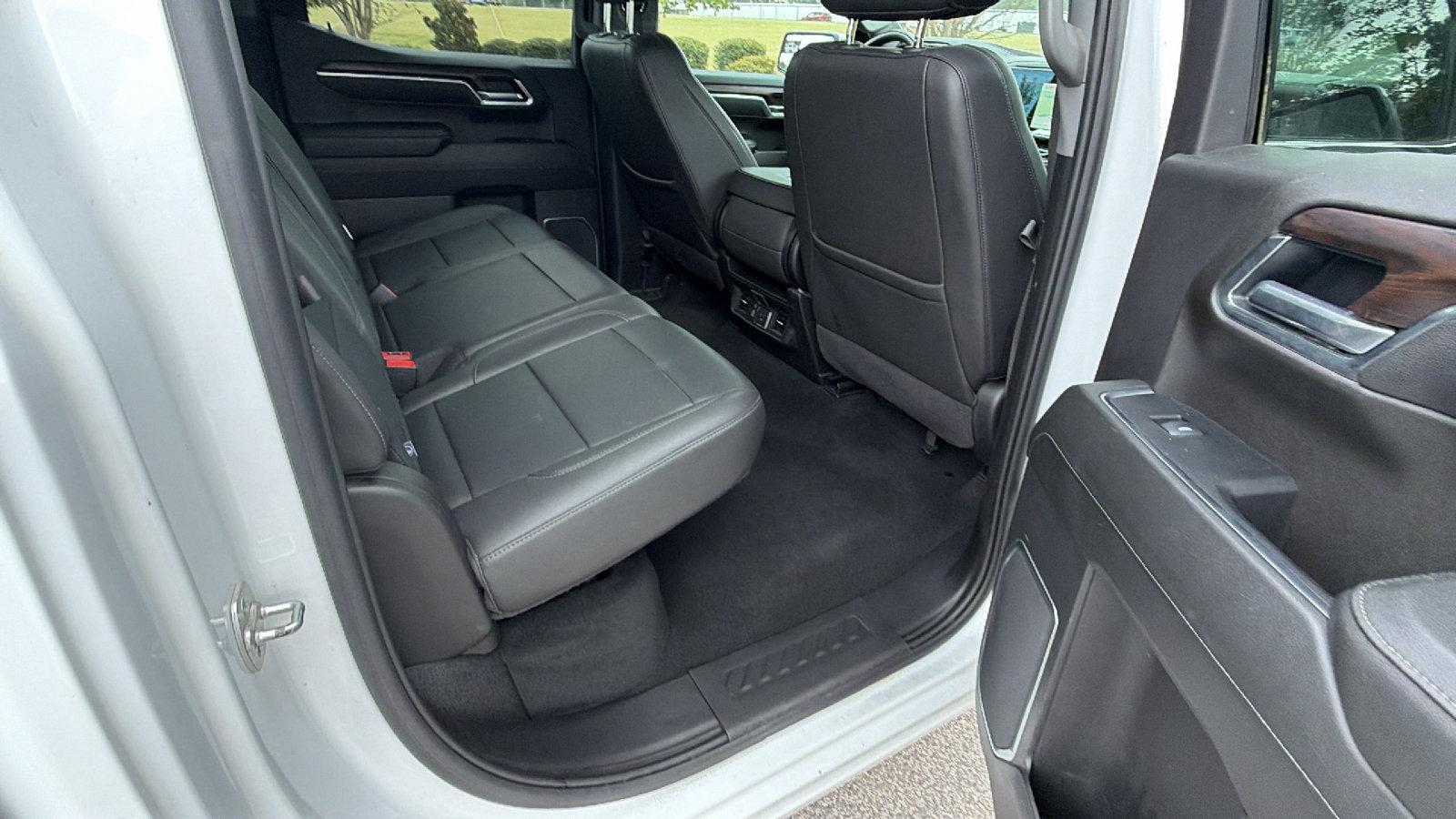 Used 2025 GMC Sierra 1500 SLT AWD/4WD image 21