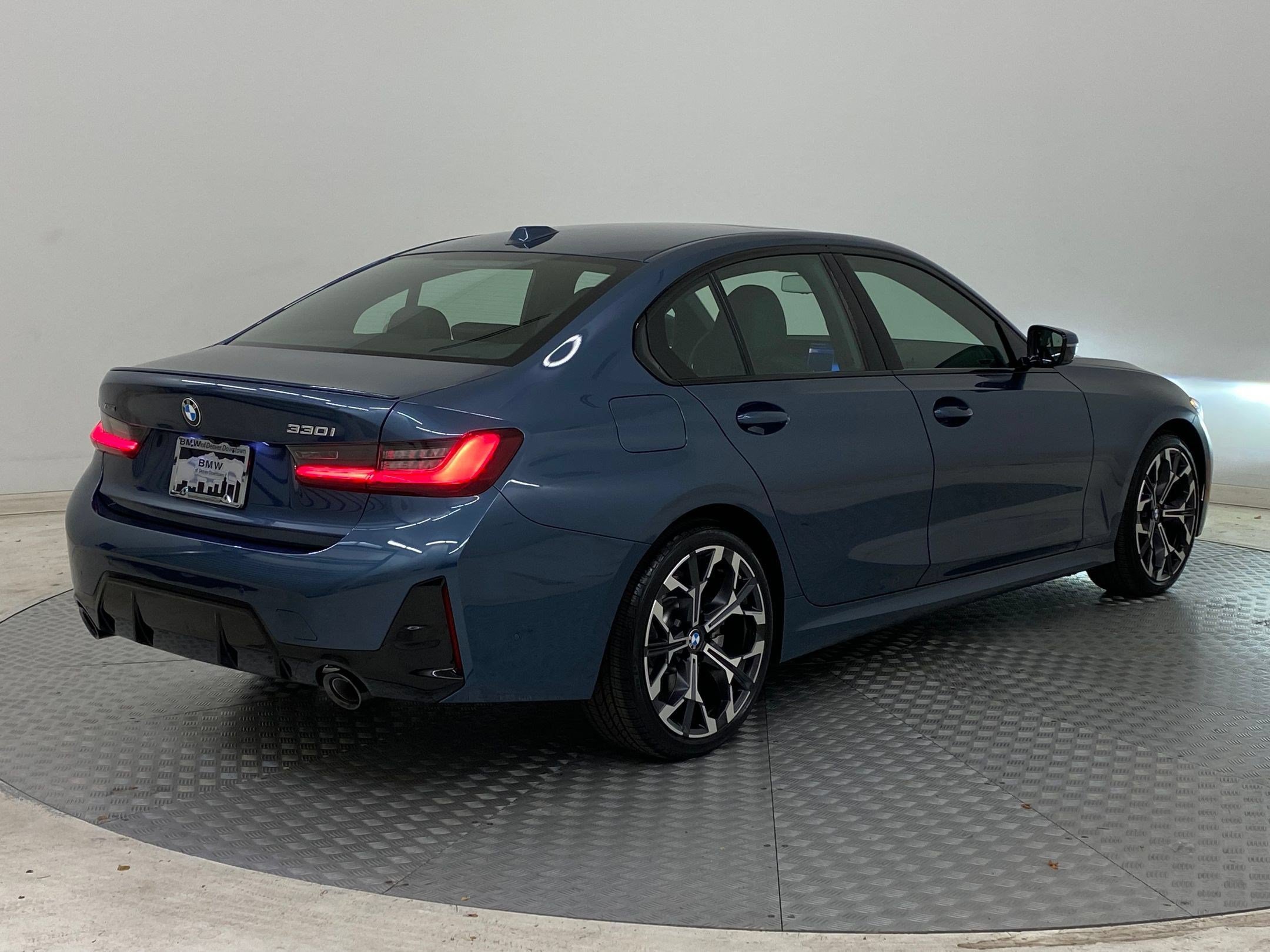 Used 2026 BMW 330i xDrive Sedan w/ M Sport Package AWD/4WD image 8