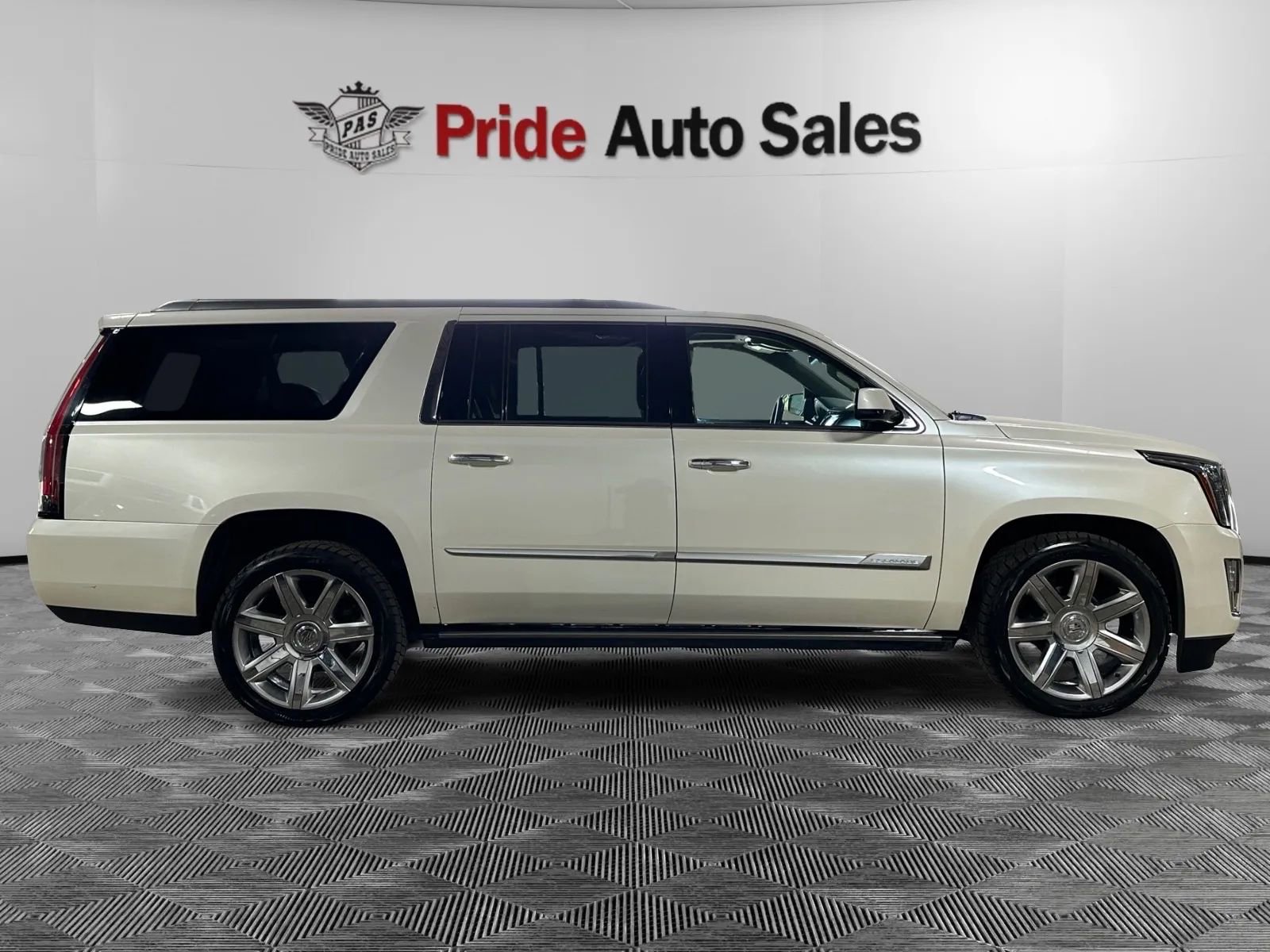 Used 2015 Cadillac Escalade ESV Premium AWD/4WD image 16