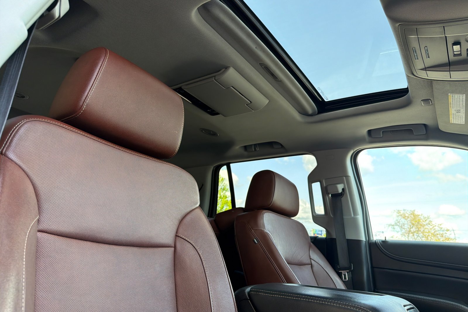 Used 2020 Chevrolet Tahoe Premier w/ Premier Plus Edition AWD/4WD image 18