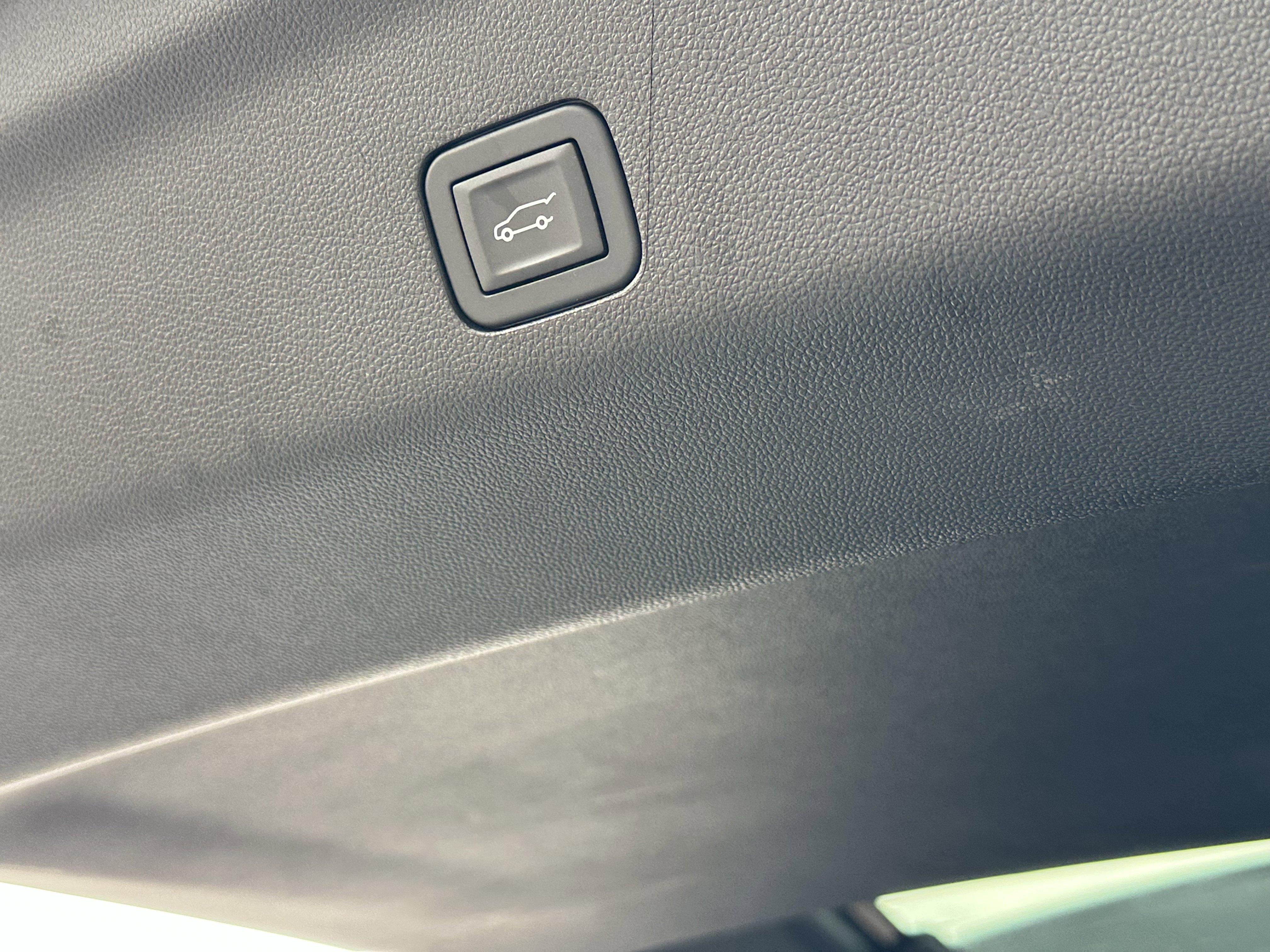 Used 2025 Chevrolet Suburban High Country w/ Sun And Tow Package image 53