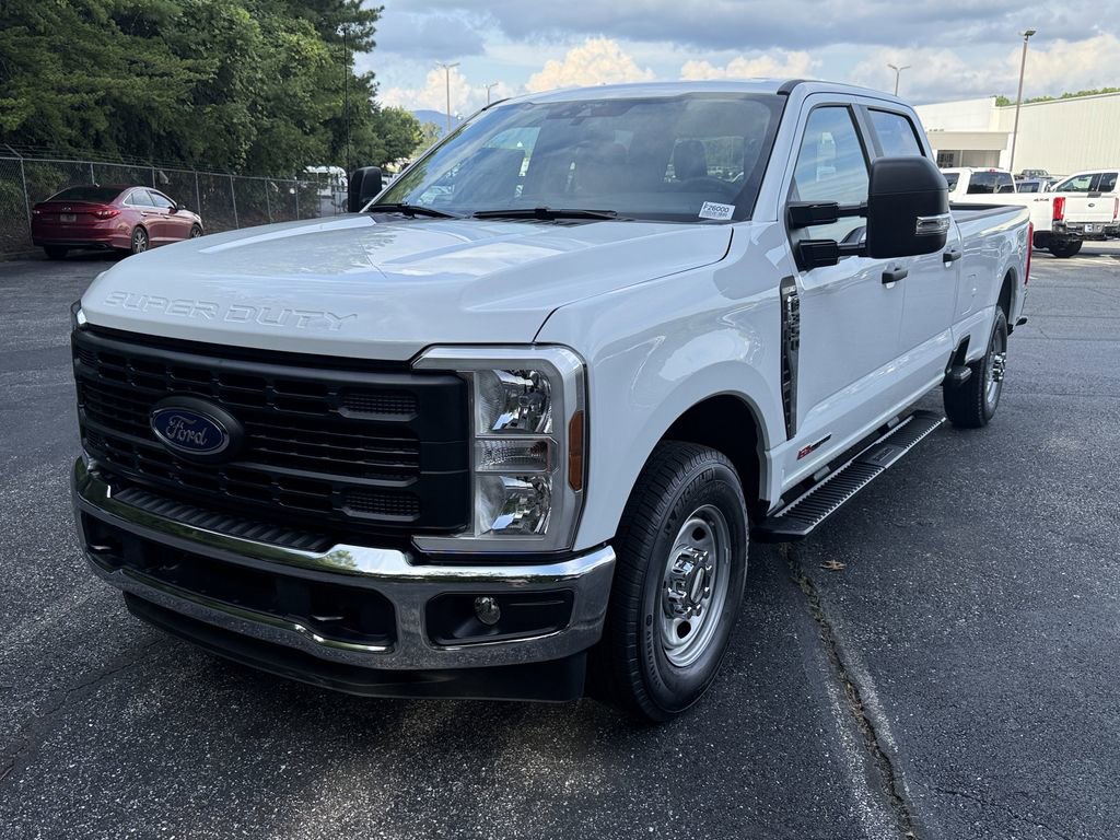 New 2026 Ford F350 XLT RWD image 3