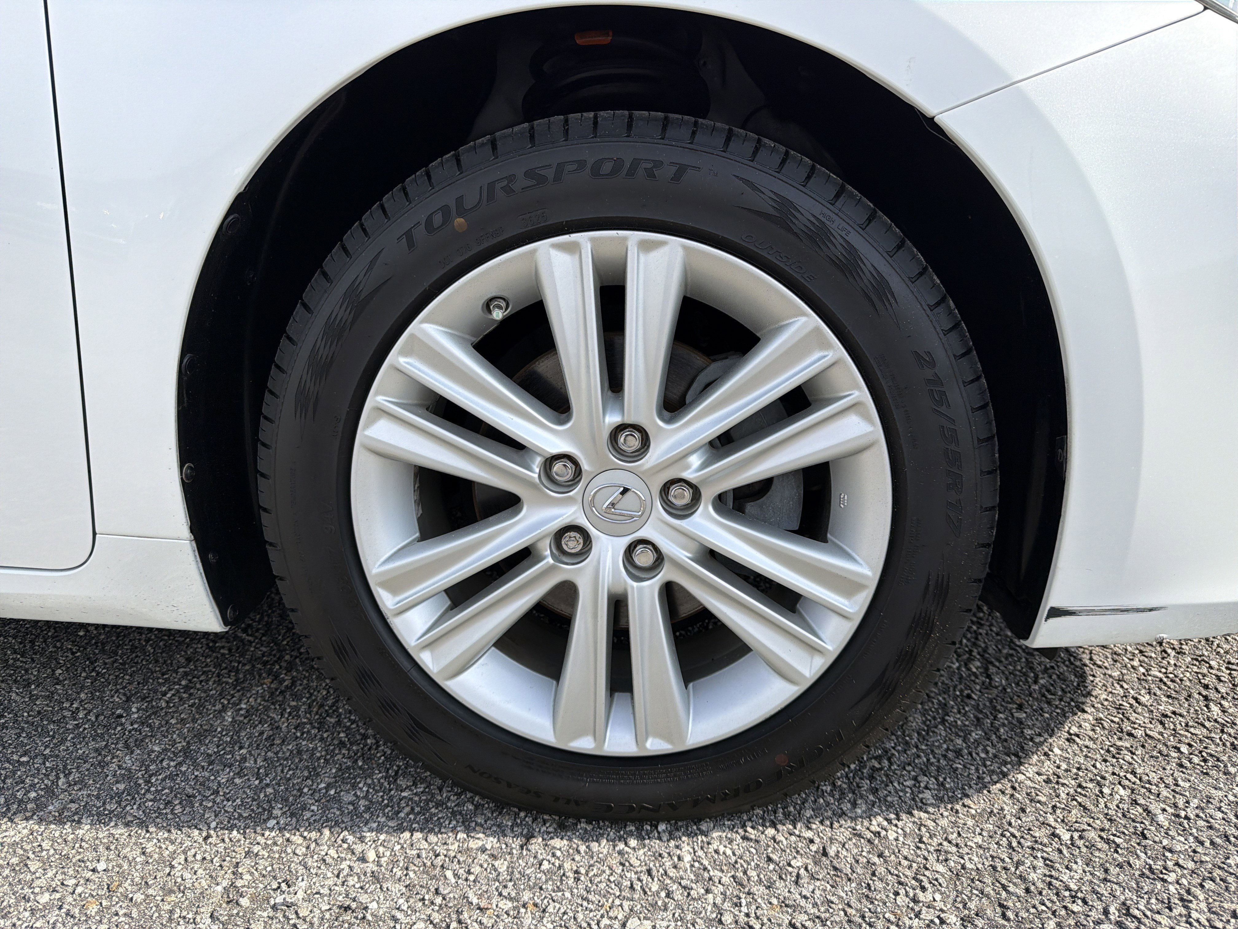 Used 2014 Lexus ES 350 4dr Car w/ Premium Package image 15