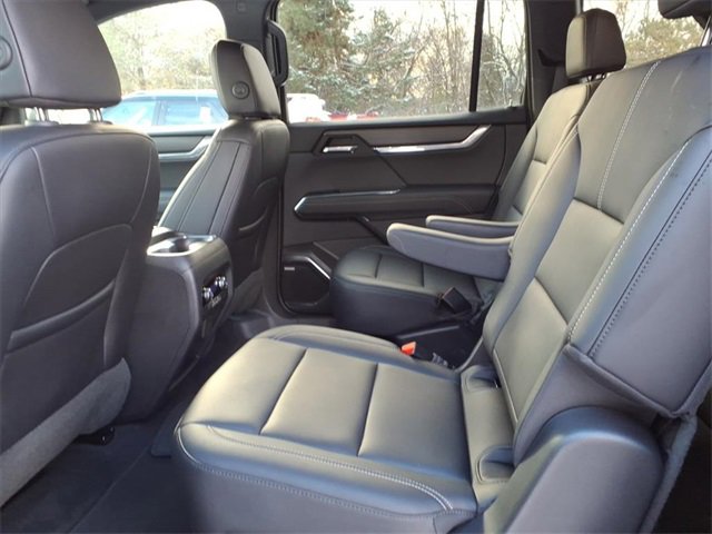 Used 2024 GMC Acadia Elevation image 10