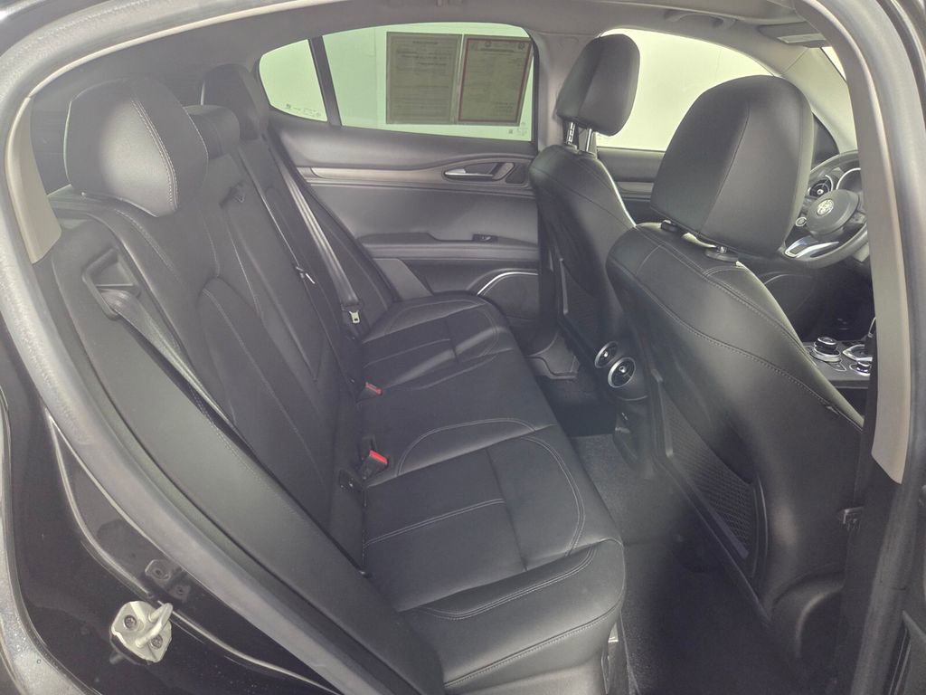 Used 2020 Alfa Romeo Stelvio Ti w/ Active Blind Spot Package AWD/4WD image 30