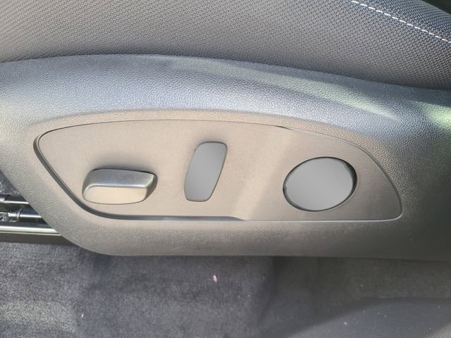 New 2026 Chevrolet Traverse LT w/ Midnight/Sport Edition image 24