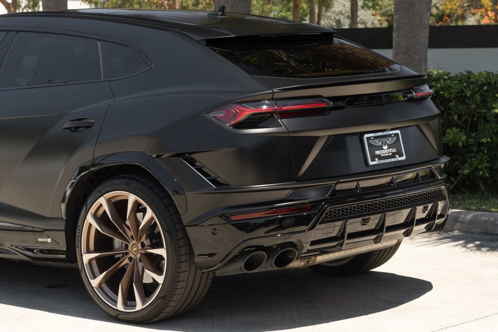 Used 2023 Lamborghini Urus S AWD/4WD image 7
