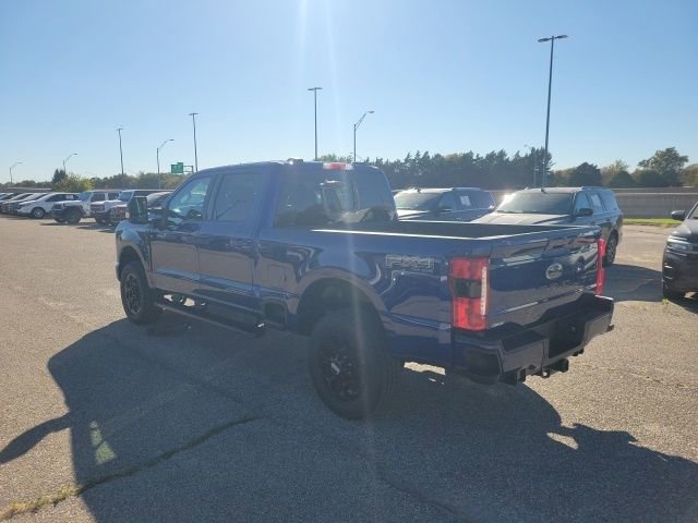 New 2026 Ford F250 Lariat w/ Black Appearance Package image 30