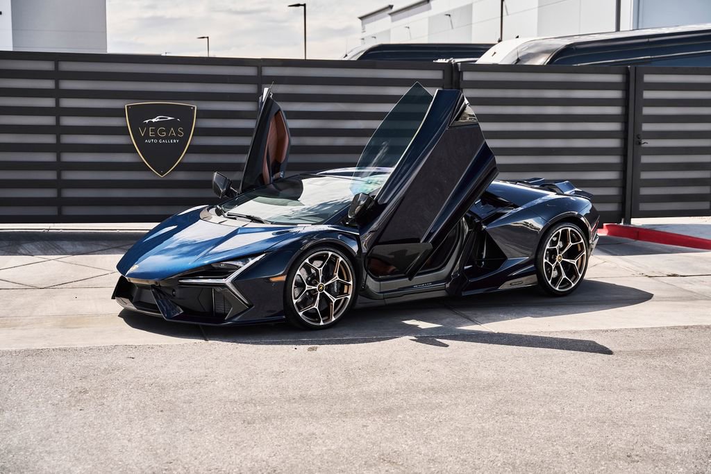 Used 2025 Lamborghini Revuelto AWD/4WD image 5