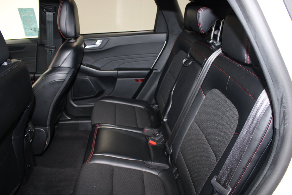 Used 2025 Ford Escape ST-Line FWD image 14
