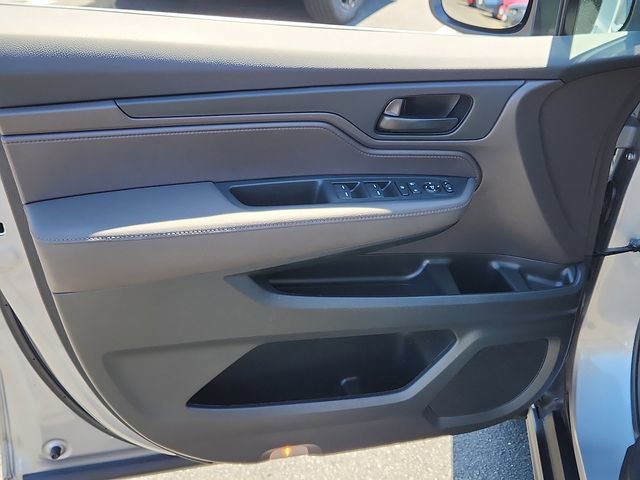Used 2023 Honda Odyssey EX image 12