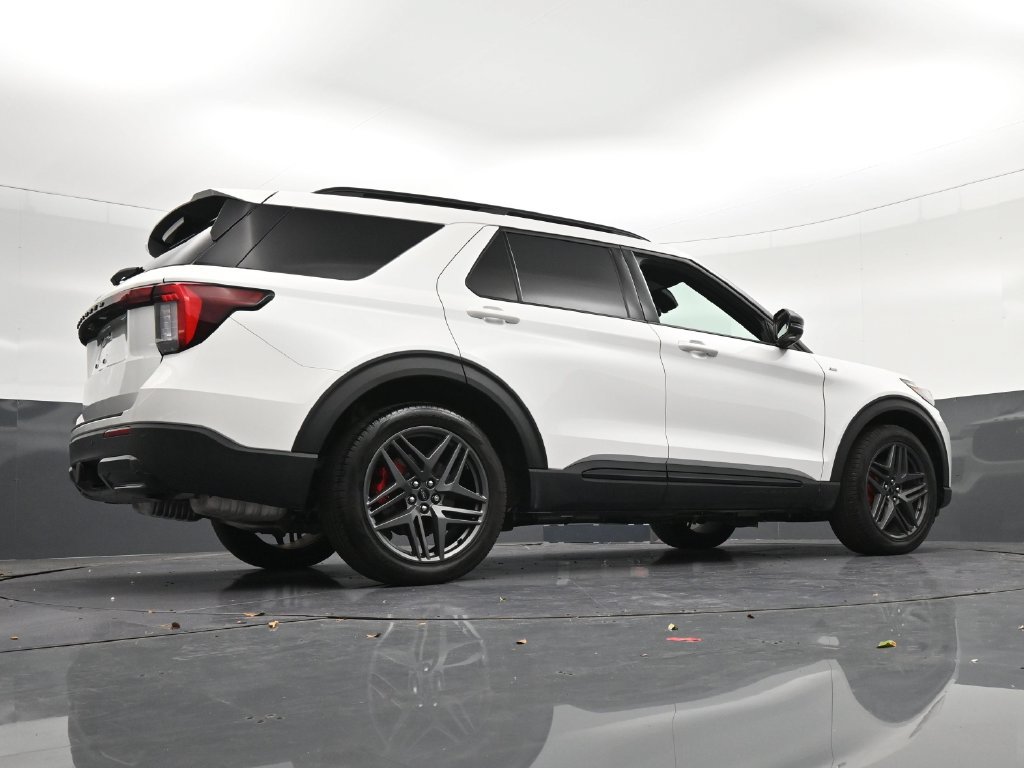 Used 2026 Ford Explorer ST-Line w/ ST-Line Street Pack RWD image 19