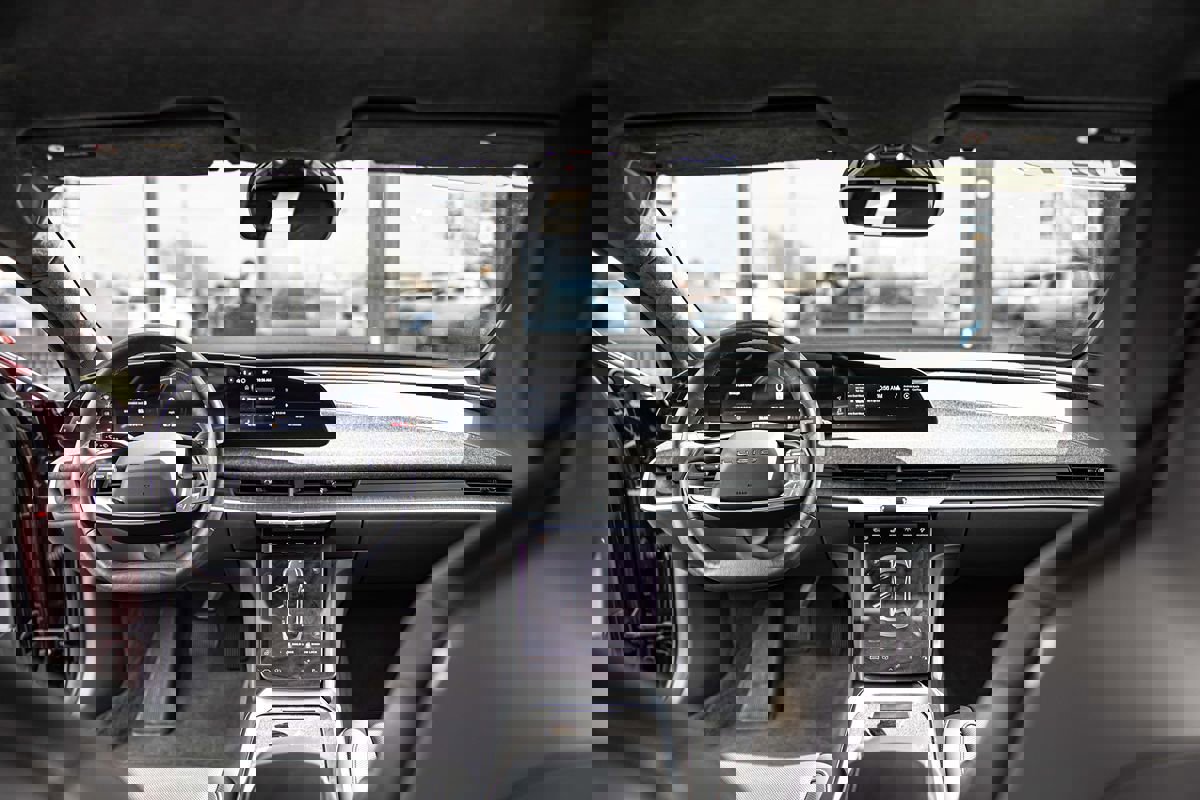 Used 2024 Lucid Air Pure image 32