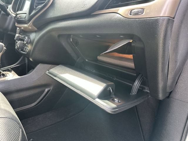 Used 2016 Jeep Cherokee Limited w/ Luxury Group image 32