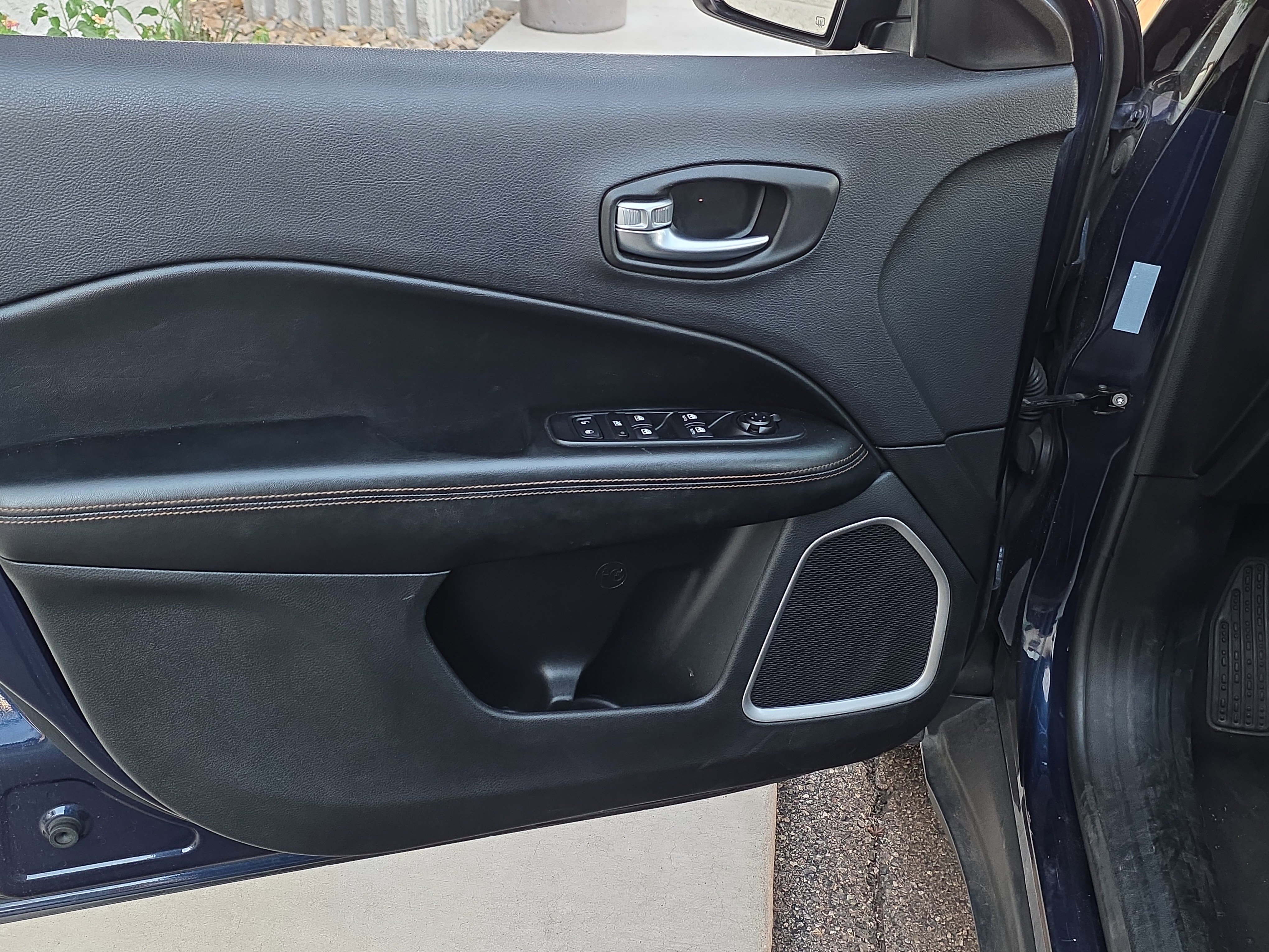 Used 2021 Jeep Compass Limited image 11