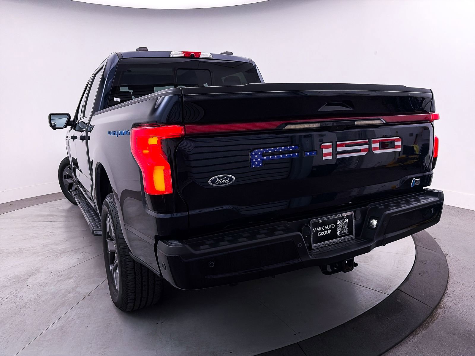 Used 2023 Ford F150 Lightning Lariat w/ Equipment Group 511A High image 11