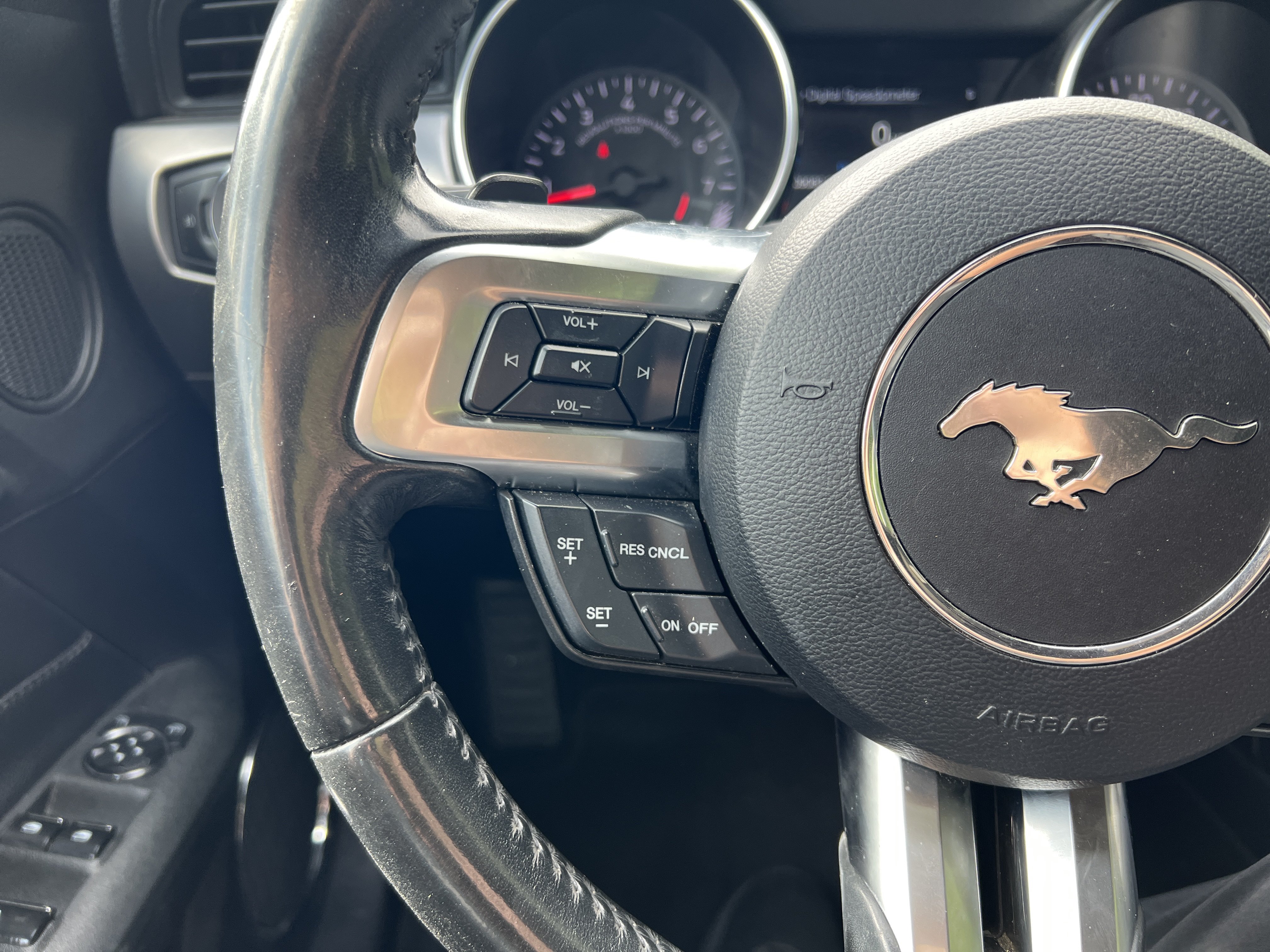 Used 2019 Ford Mustang GT Premium RWD image 17