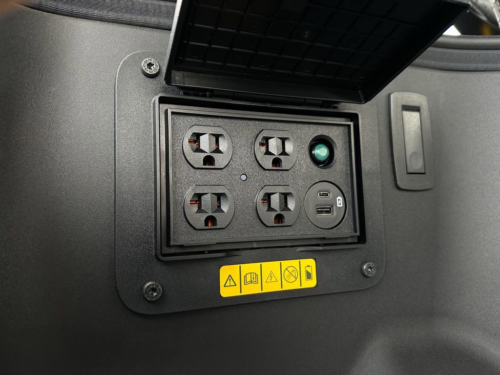 New 2025 Ford F150 Lightning XLT image 75