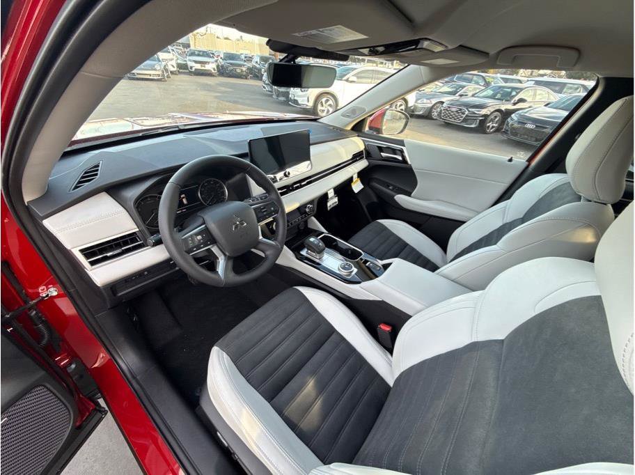 New 2026 Mitsubishi Outlander SE FWD image 13